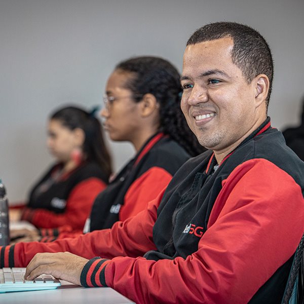 Red5G Collage Photo 1