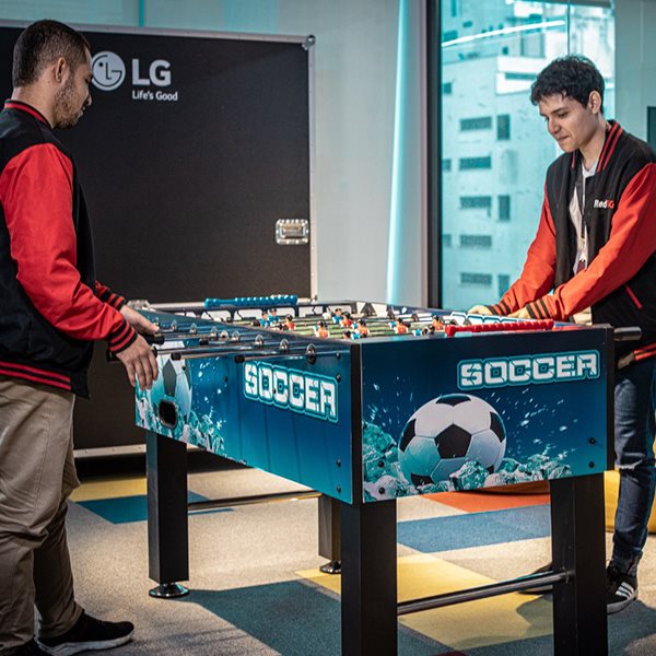 Red5G Collage Photo 2