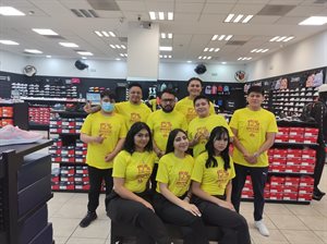 Outlet Deportes  Collage Photo 2