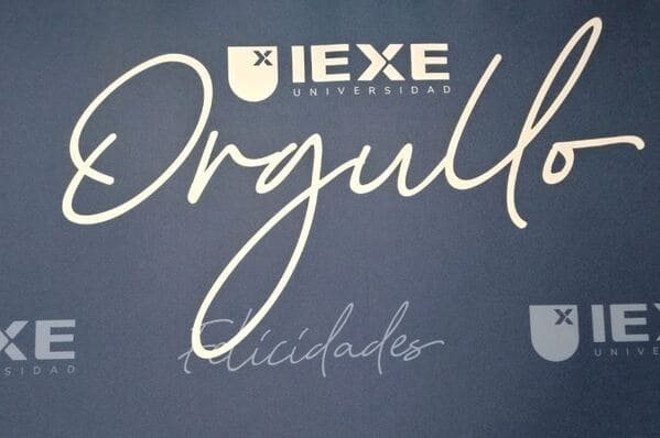 IEXE UNIVERSIDAD Collage Photo 3