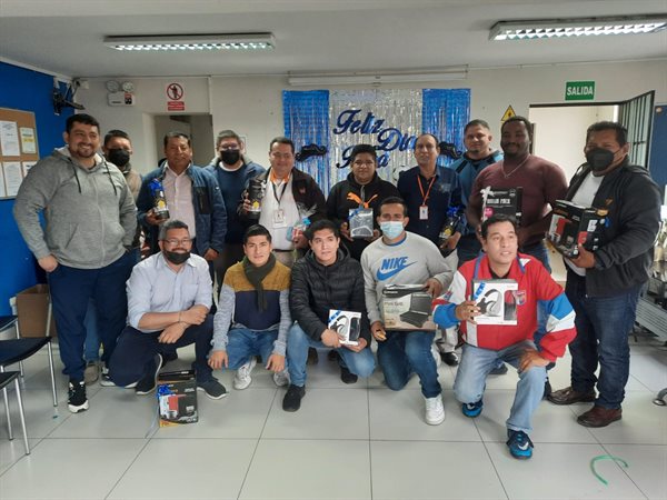 Visual Connections Sac Collage Photo 0