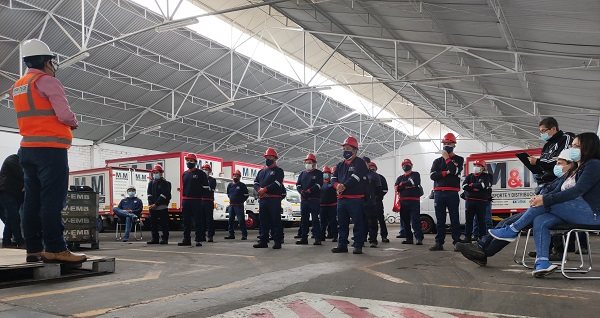 M&M SERVICIOS MOTORIZADOS SAC Collage Photo 2