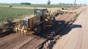 GRUPO POSE Collage Photo 2