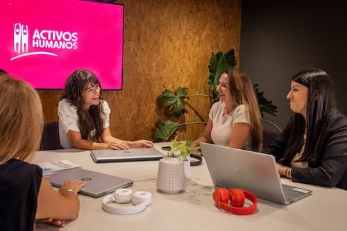 Activos Humanos Collage Photo 0